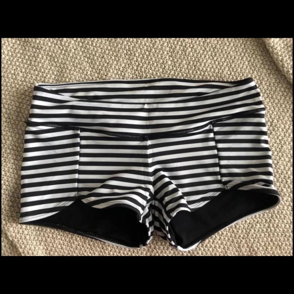 Vull- Black and White Shorts